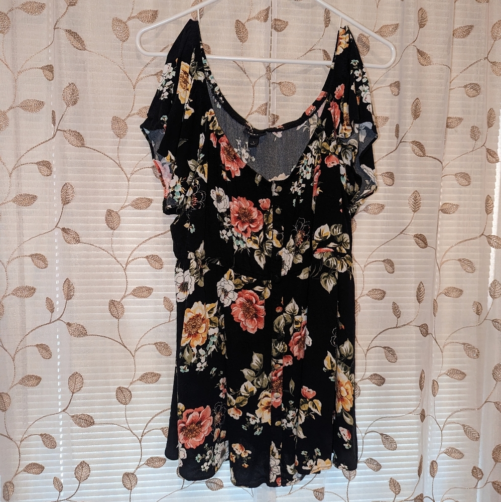 Torrid floral blouse